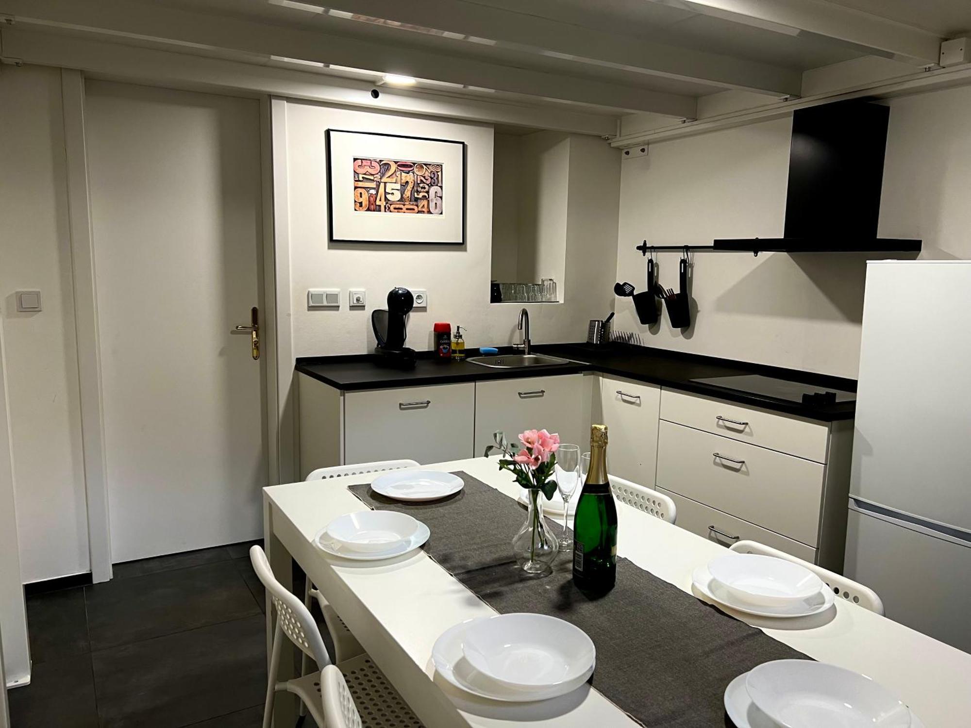 Opletalova 1min From Wenceslas Square *
